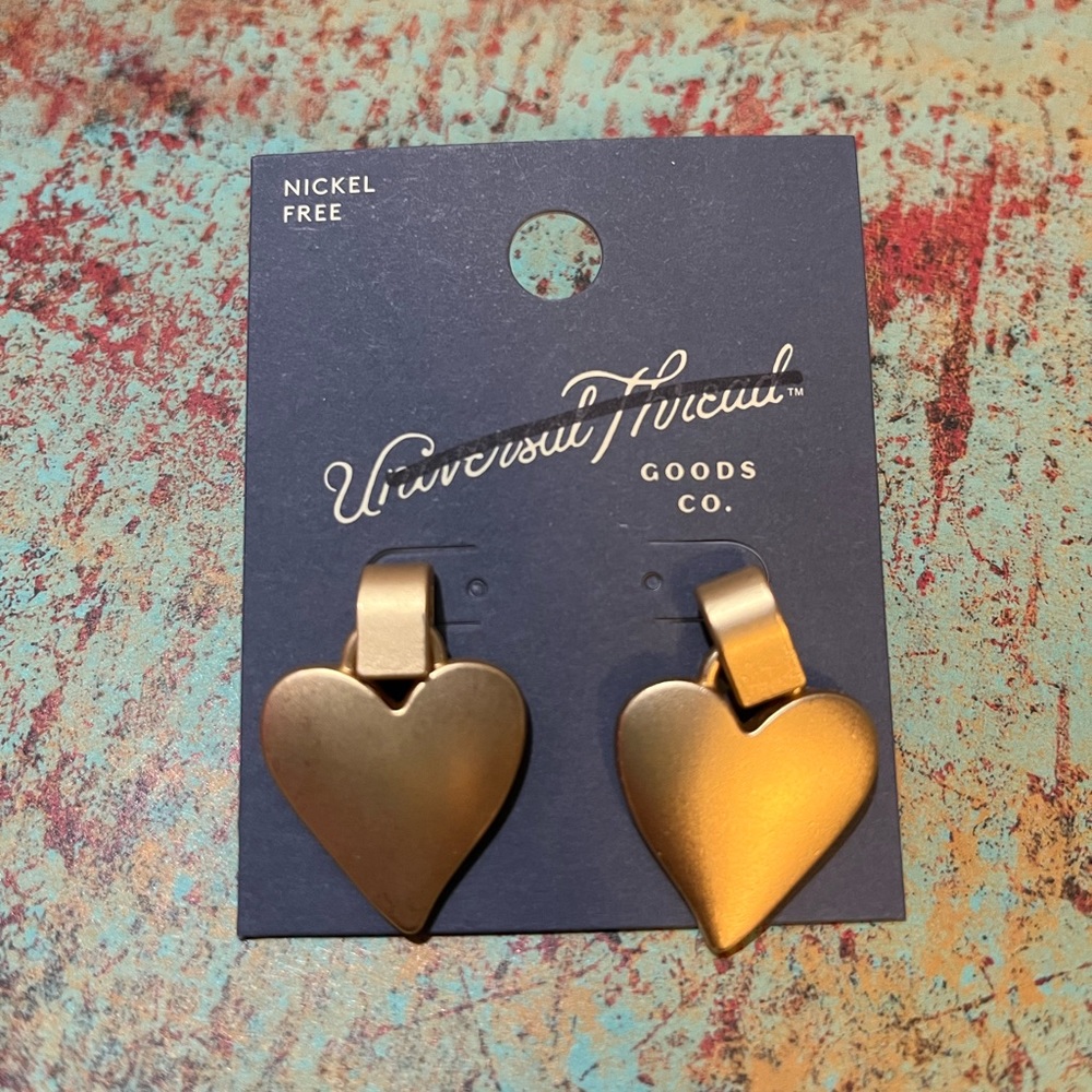 Universal Thread Heart Earrings